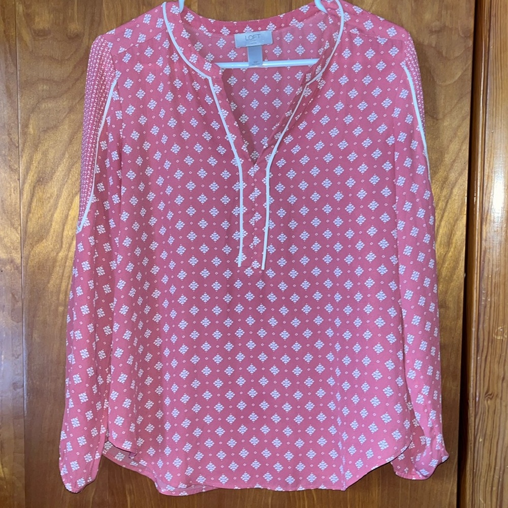 Loose fitting blouse